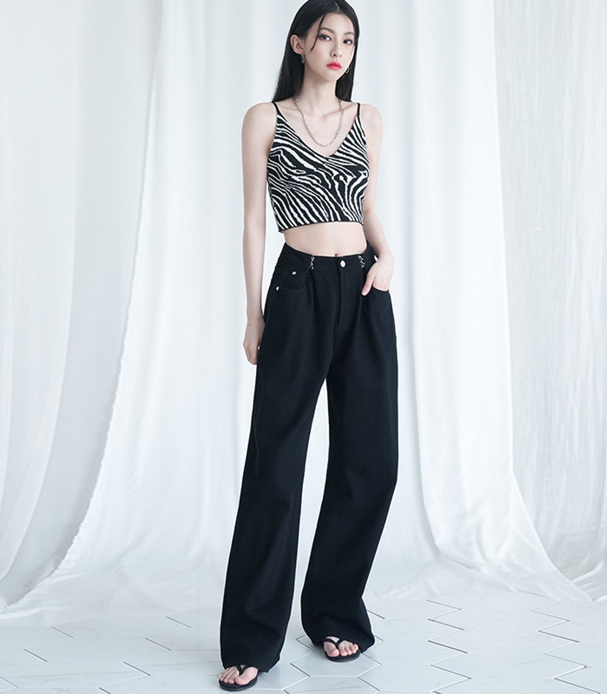 어반드레스(AVANDRESS) BUCKLE WIDE DENIM PANTS COTTON BLACK