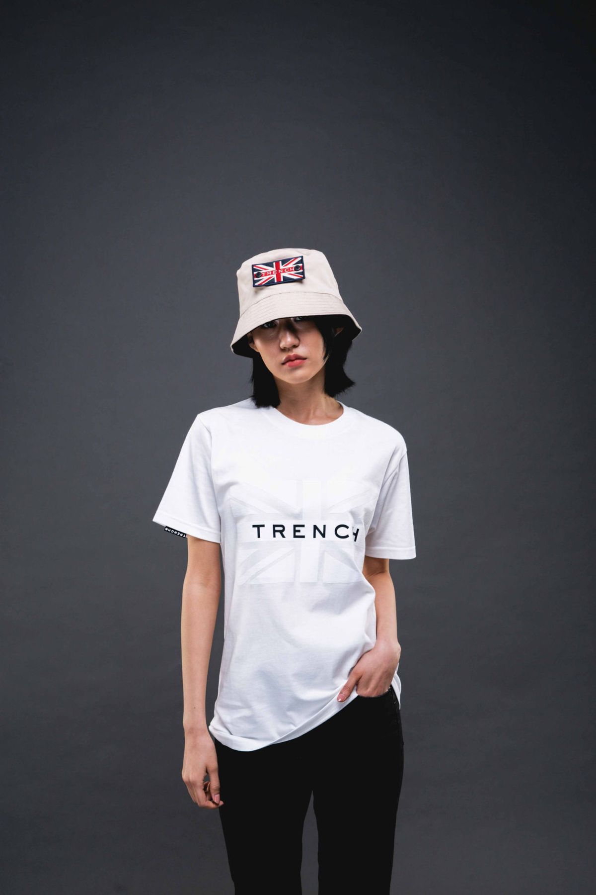 트렌치런던(TRENCH LONDON) 오가닉 코튼 트렌치 런던 플래그 티-셔트