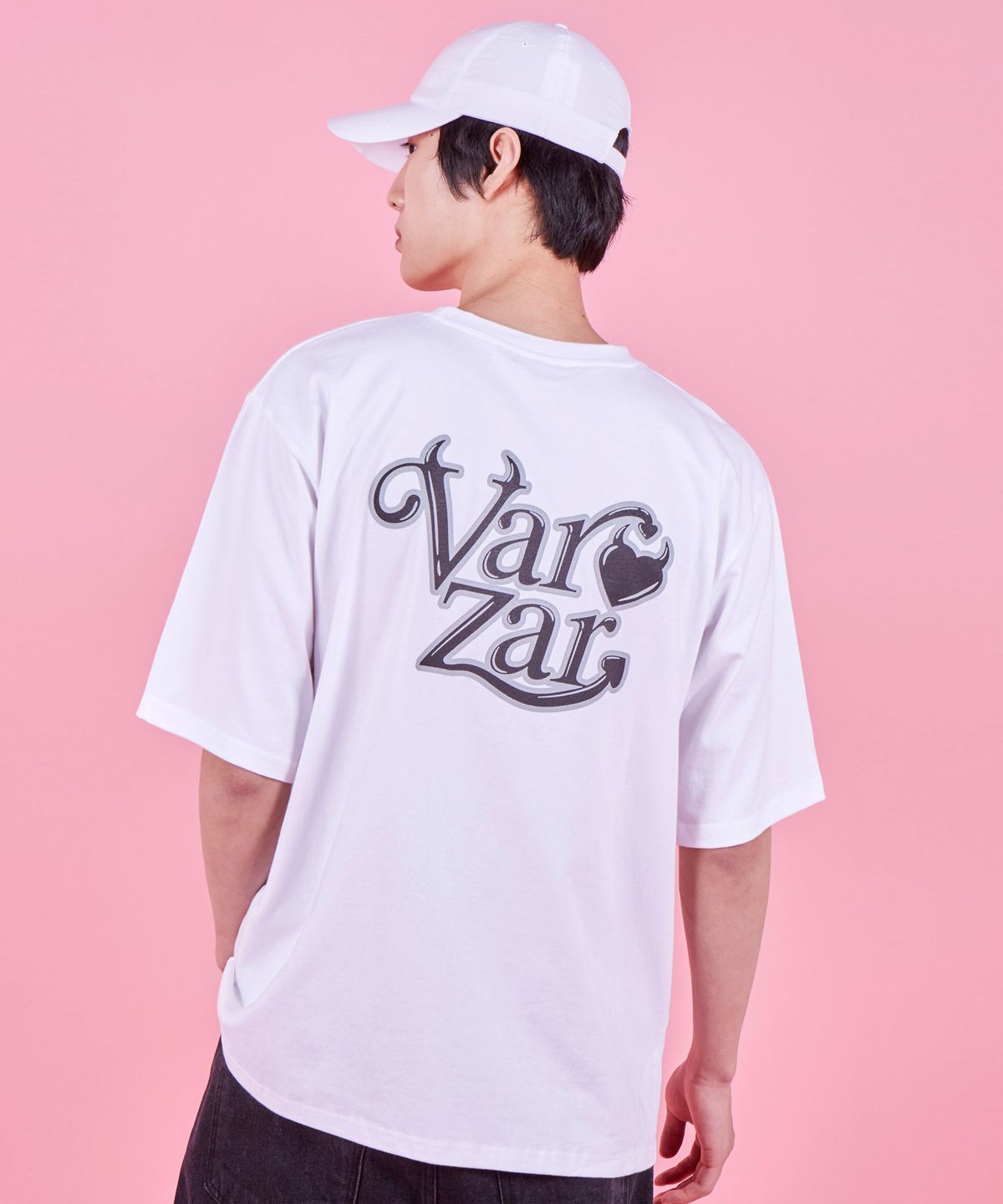 바잘(VARZAR) 러브 이즈 데빌 반팔 티셔츠 (2color)