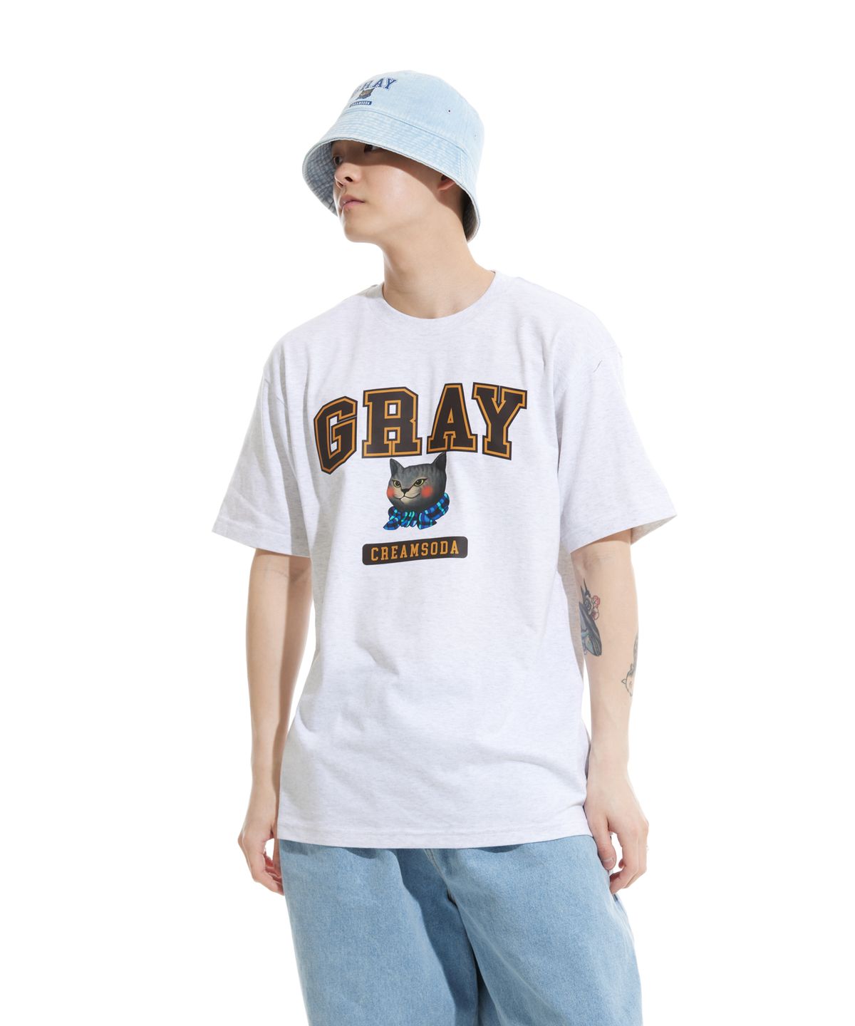 크림소다랩(CREAM SODA LAB) 그레이 로고 반팔티 라이트 그레이 다크브라운