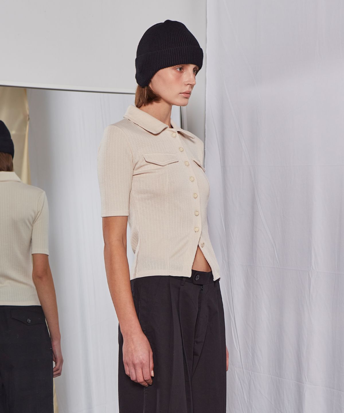 파베르핑거(FABER FINGER) Collar Button Ribbed T-shirt (Beige)