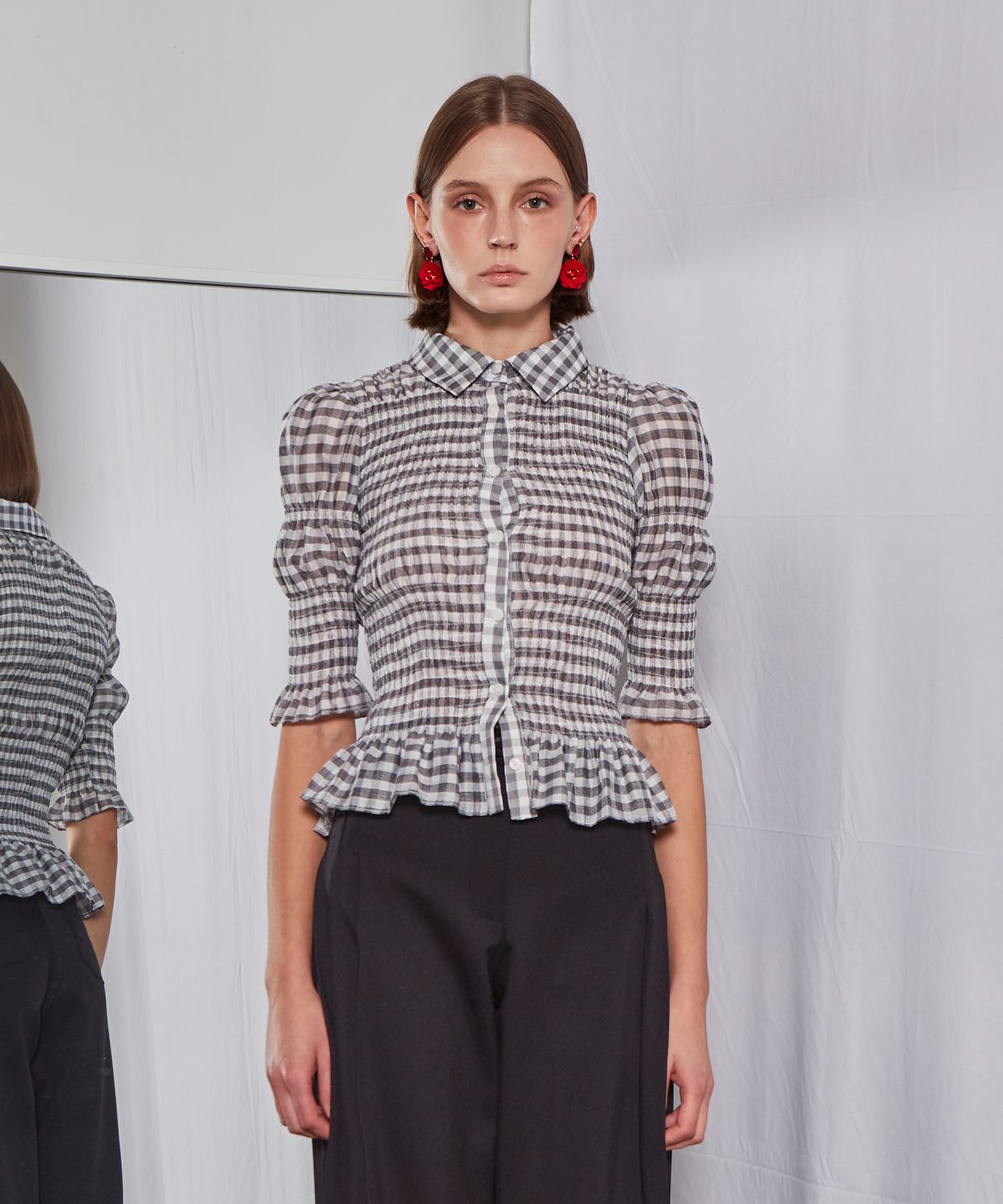파베르핑거(FABER FINGER) Smoke Banding Blouse (Black)