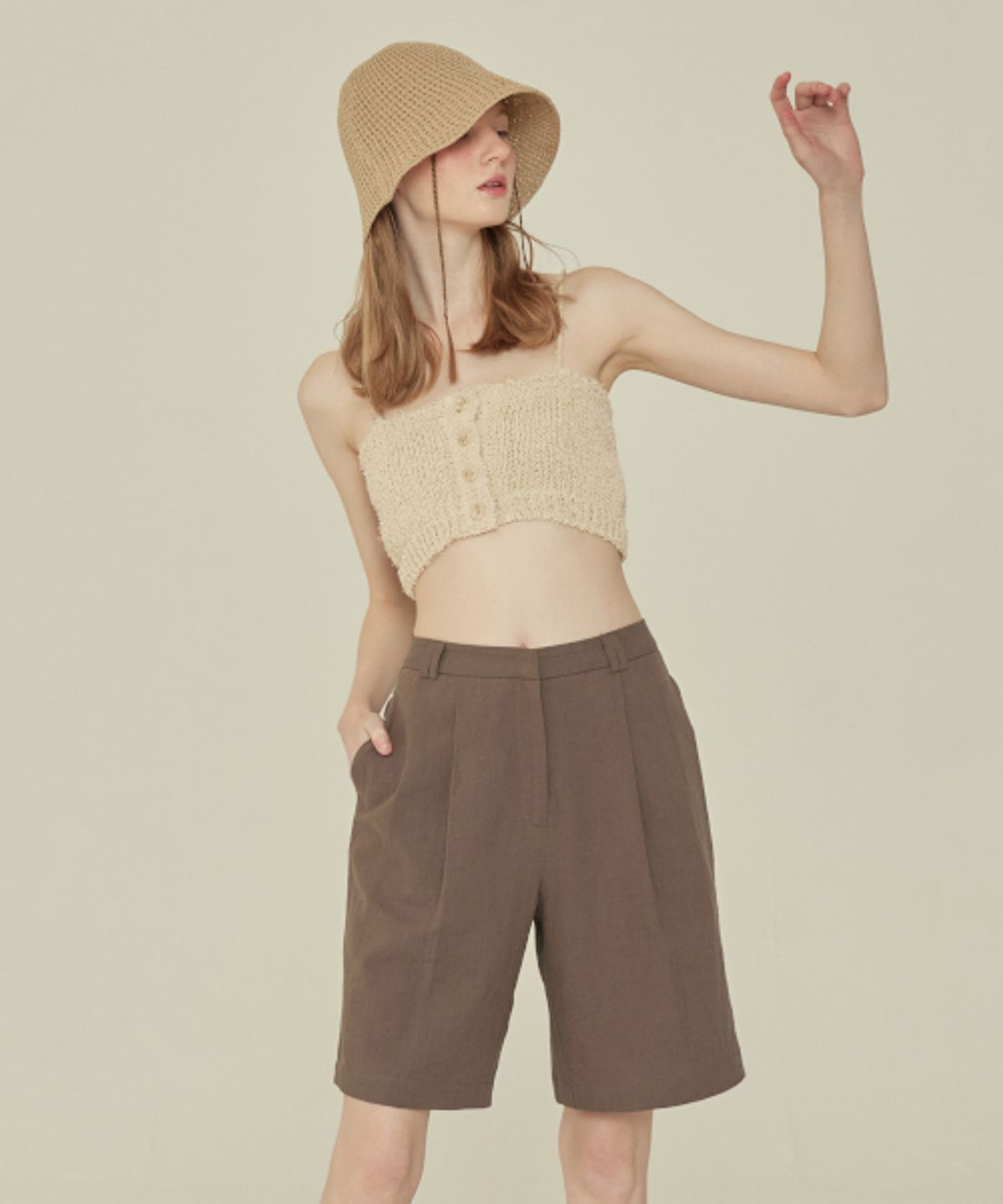 꾸아페(QUAFE) TWO TUCK BERMUDA PANTS_Deep brown