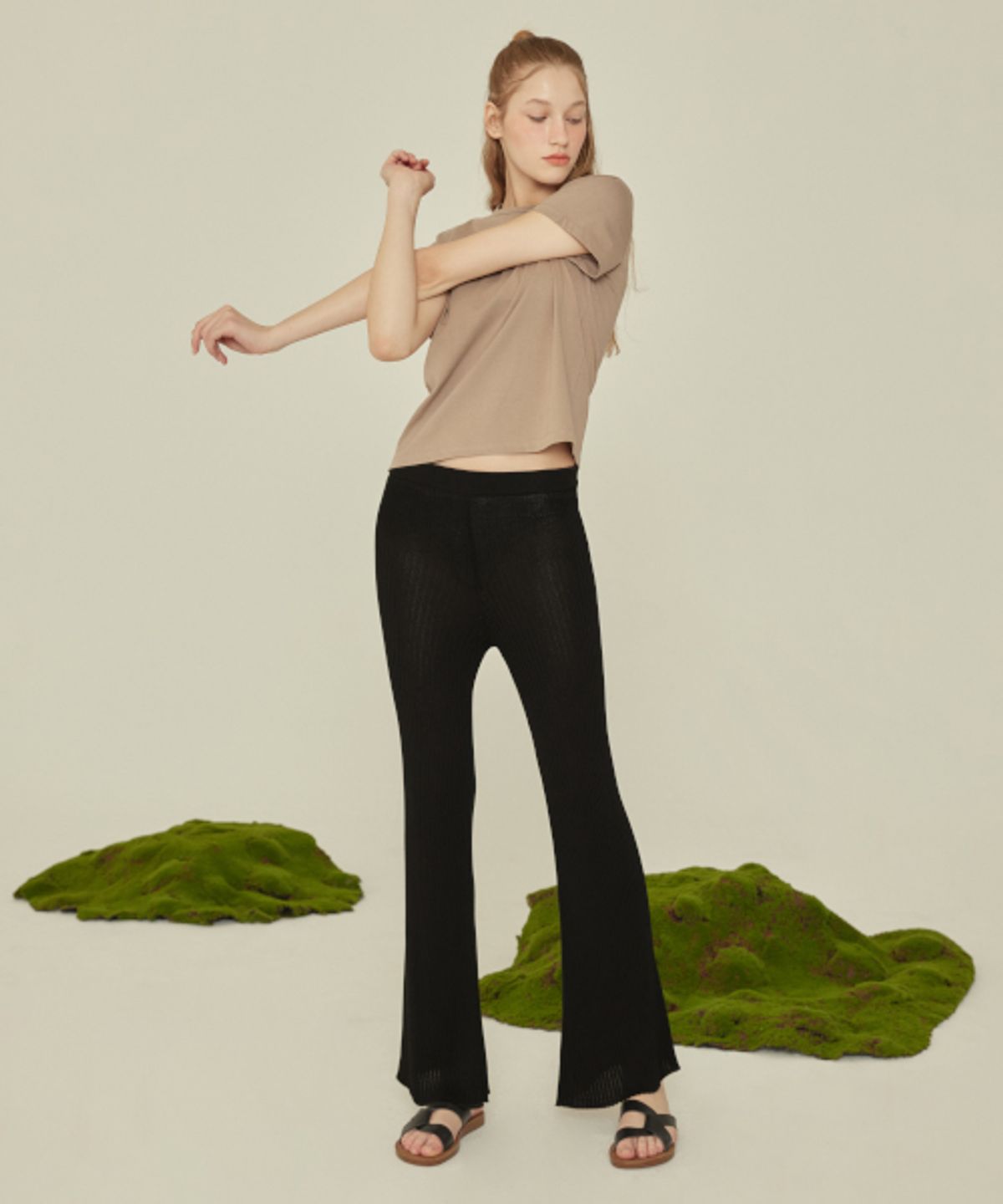 꾸아페(QUAFE) KNIT BOOTCUT PANTS_Black