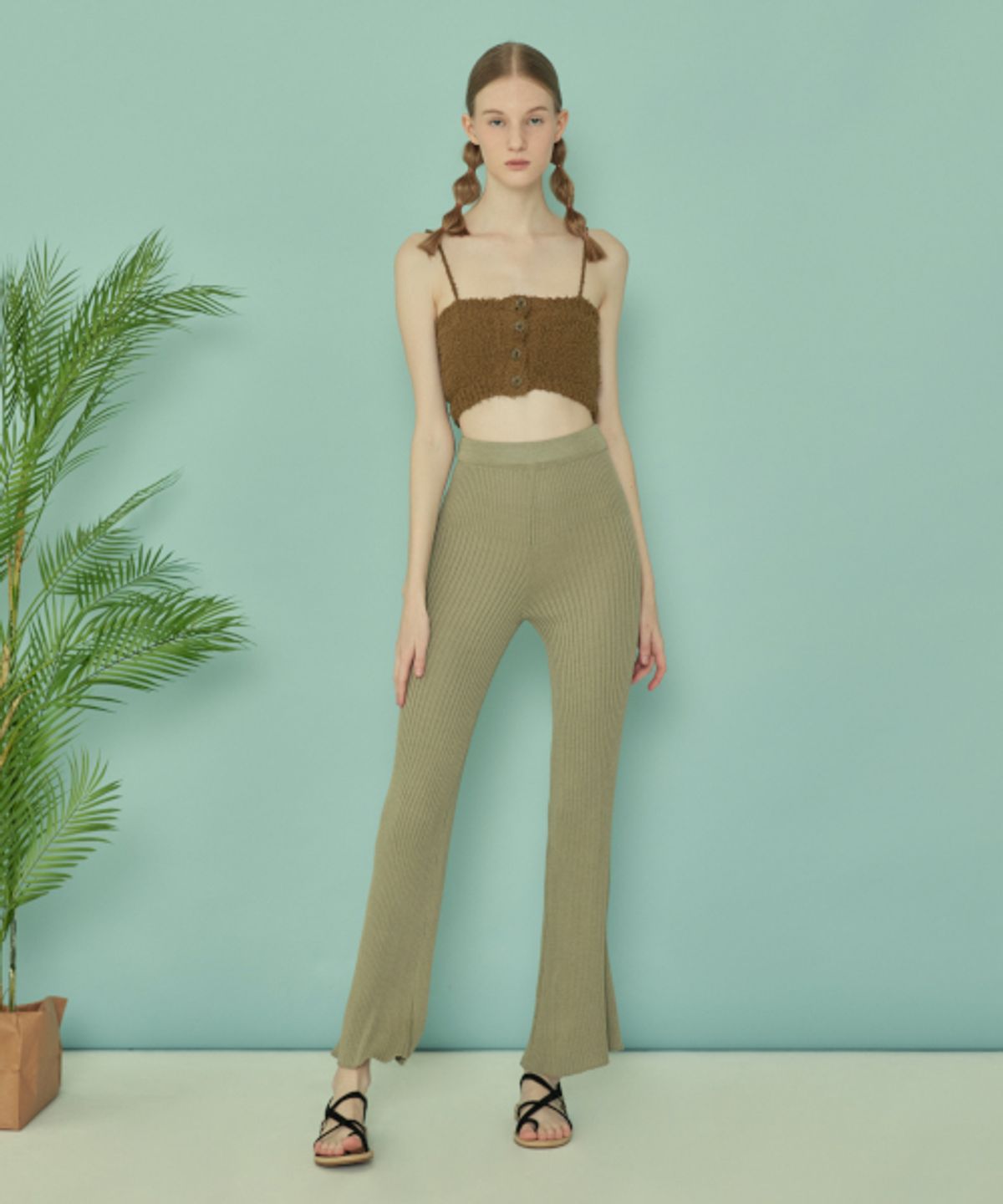 꾸아페(QUAFE) KNIT BOOTCUT PANTS_Olive