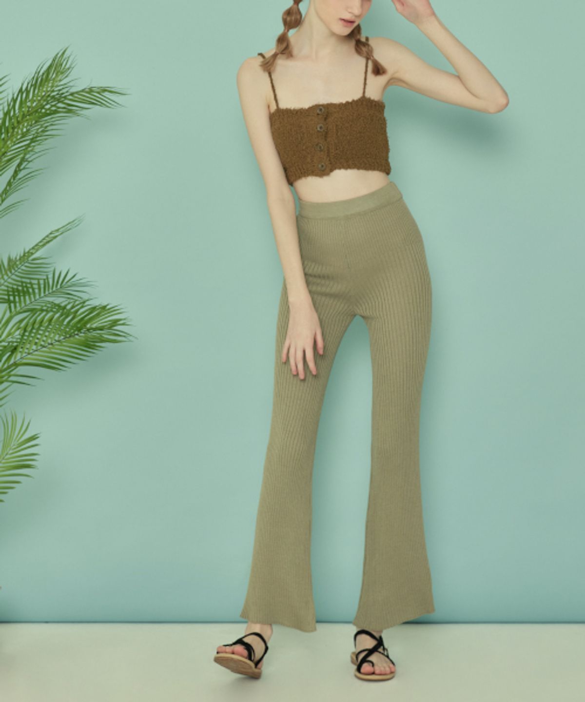 꾸아페(QUAFE) KNIT BOOTCUT PANTS_Olive