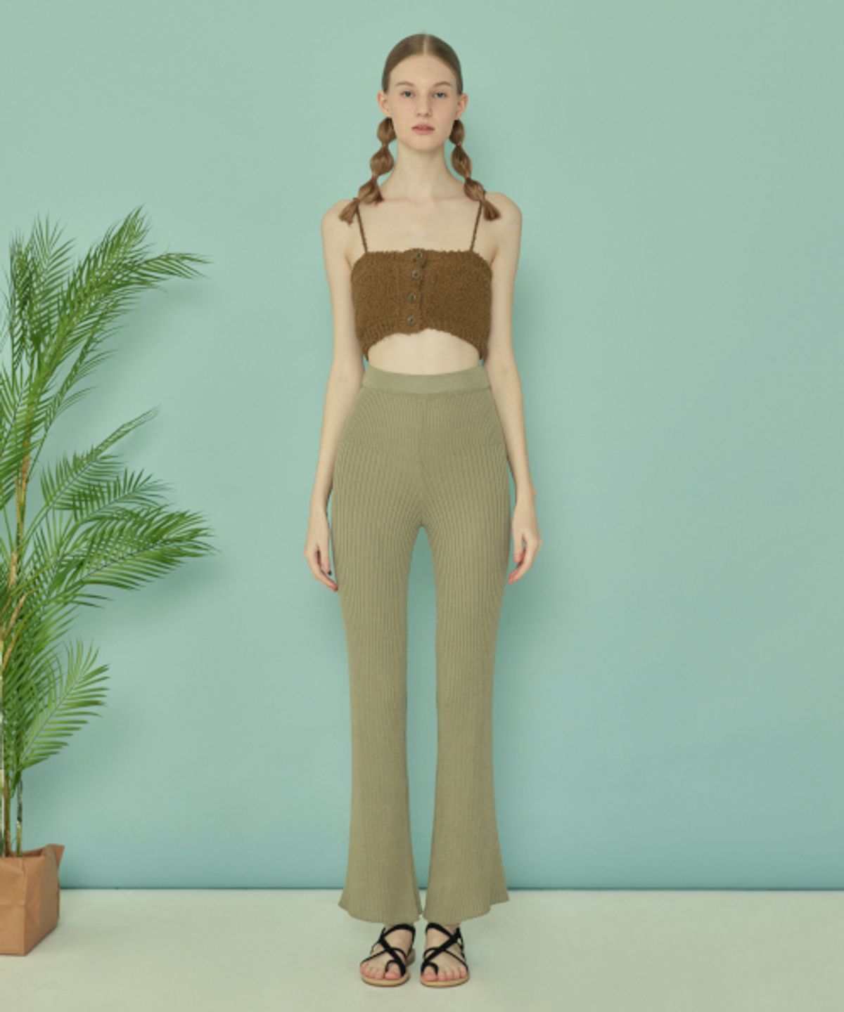 꾸아페(QUAFE) KNIT BOOTCUT PANTS_Olive