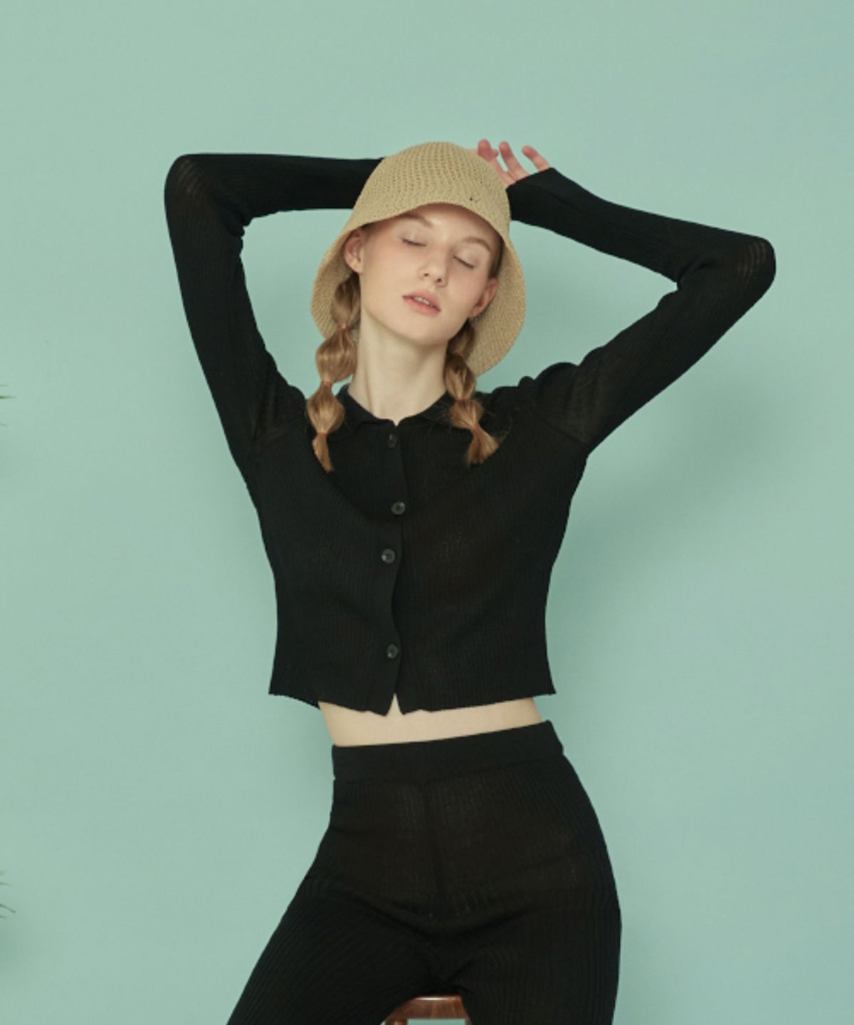 꾸아페(QUAFE) CROP KNIT COLLAR CARDIGAN_Black