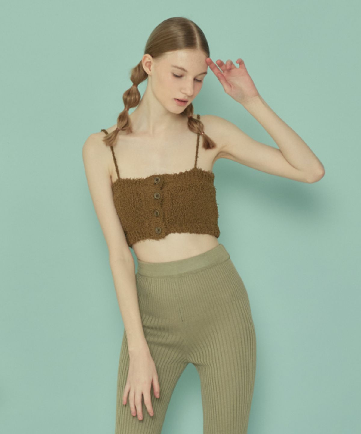 꾸아페(QUAFE) CROP KNIT BUTTON BUSTIER_Khaki brown