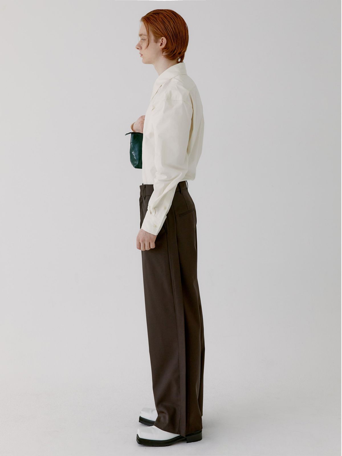 구아(GOOA) RIVER WAVE WOOL TROUSER [BROWN]