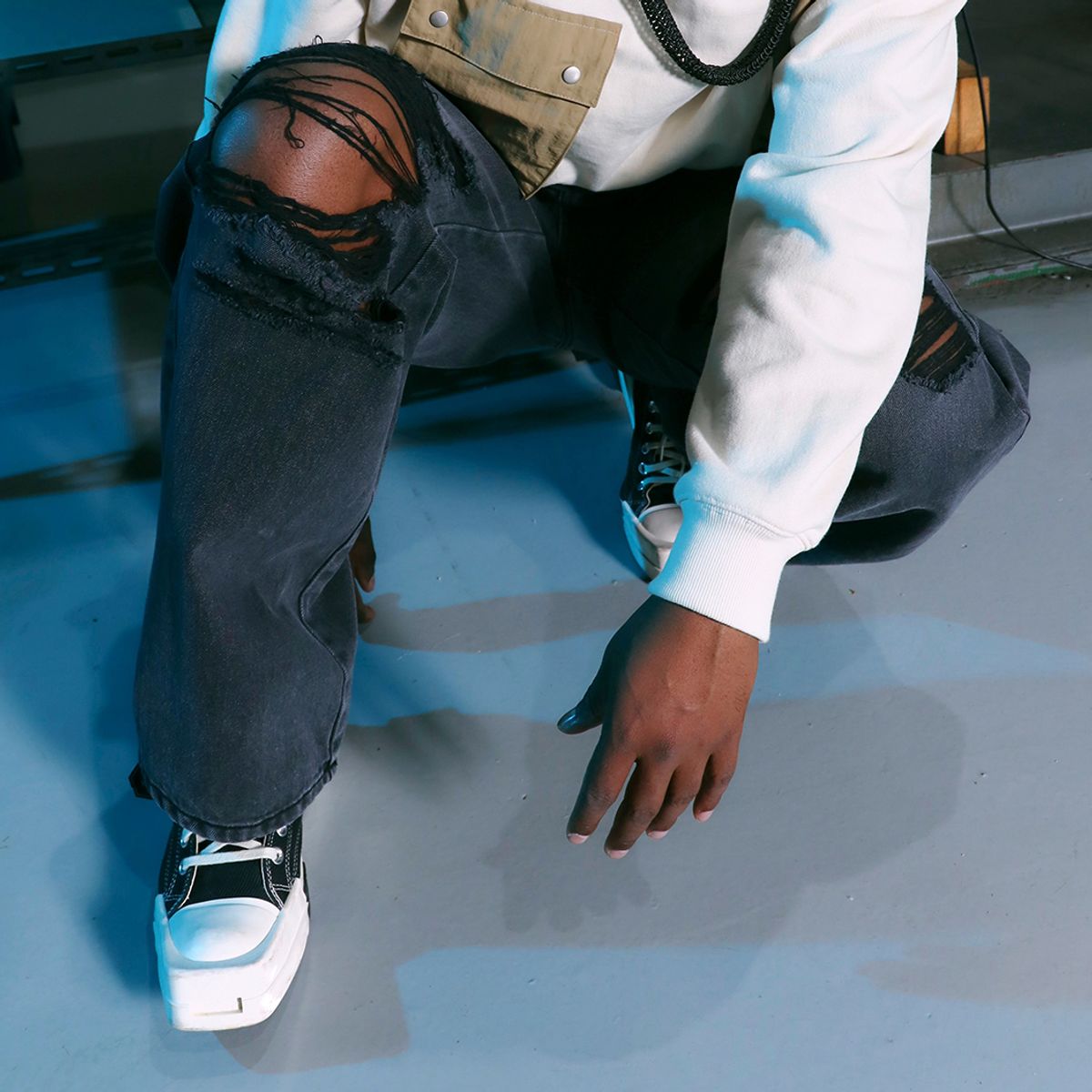 디메이든(DEMADEN) DESTROYED GREY WIDE DENIM PANTS