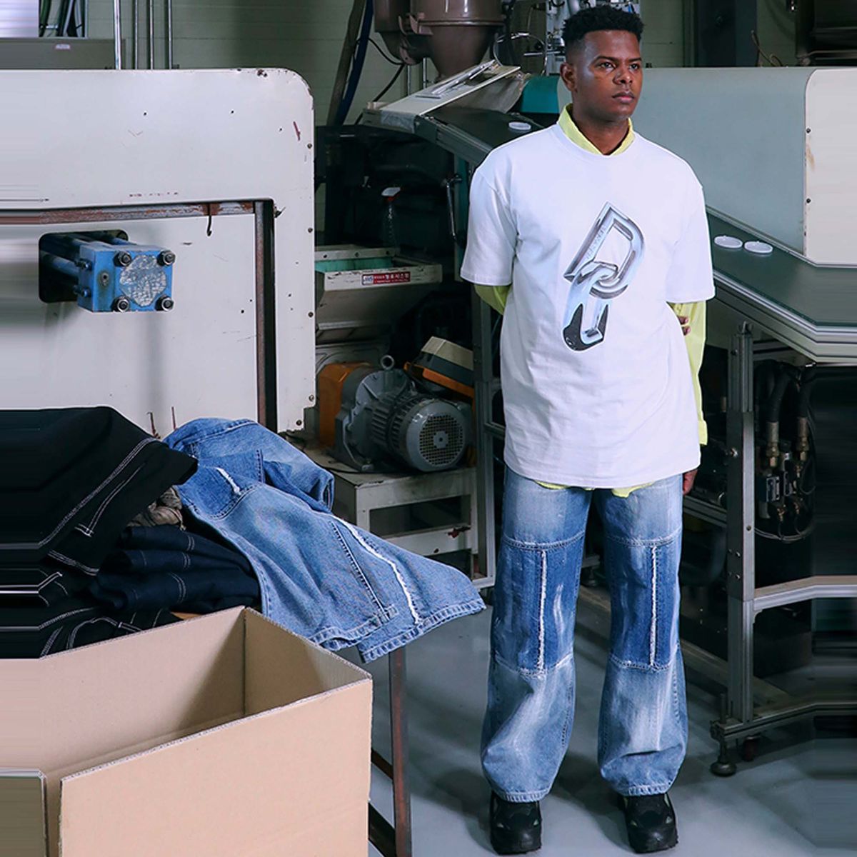 디메이든(DEMADEN) SEPARATE CUTTING WIDE HAND BRUSHED DENIM PANTS BLUE