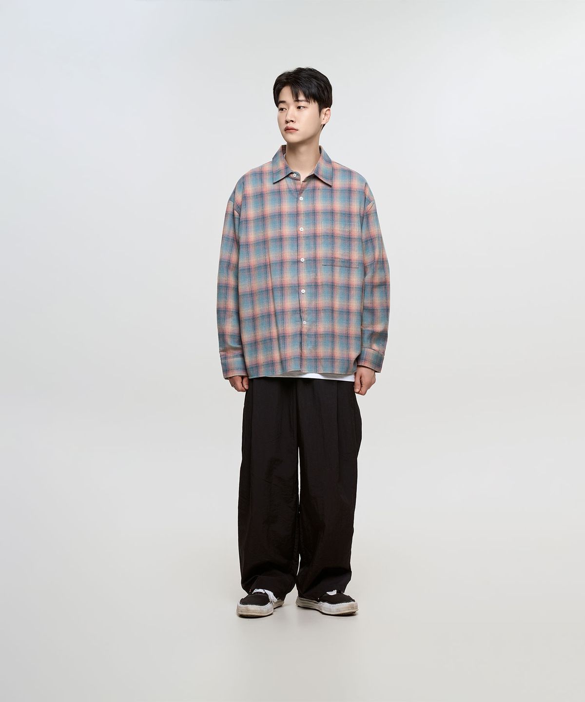 슬로우 레코드 하우스(SLOW RECORD HOUSE) 나일론 원턱 팬츠_블랙