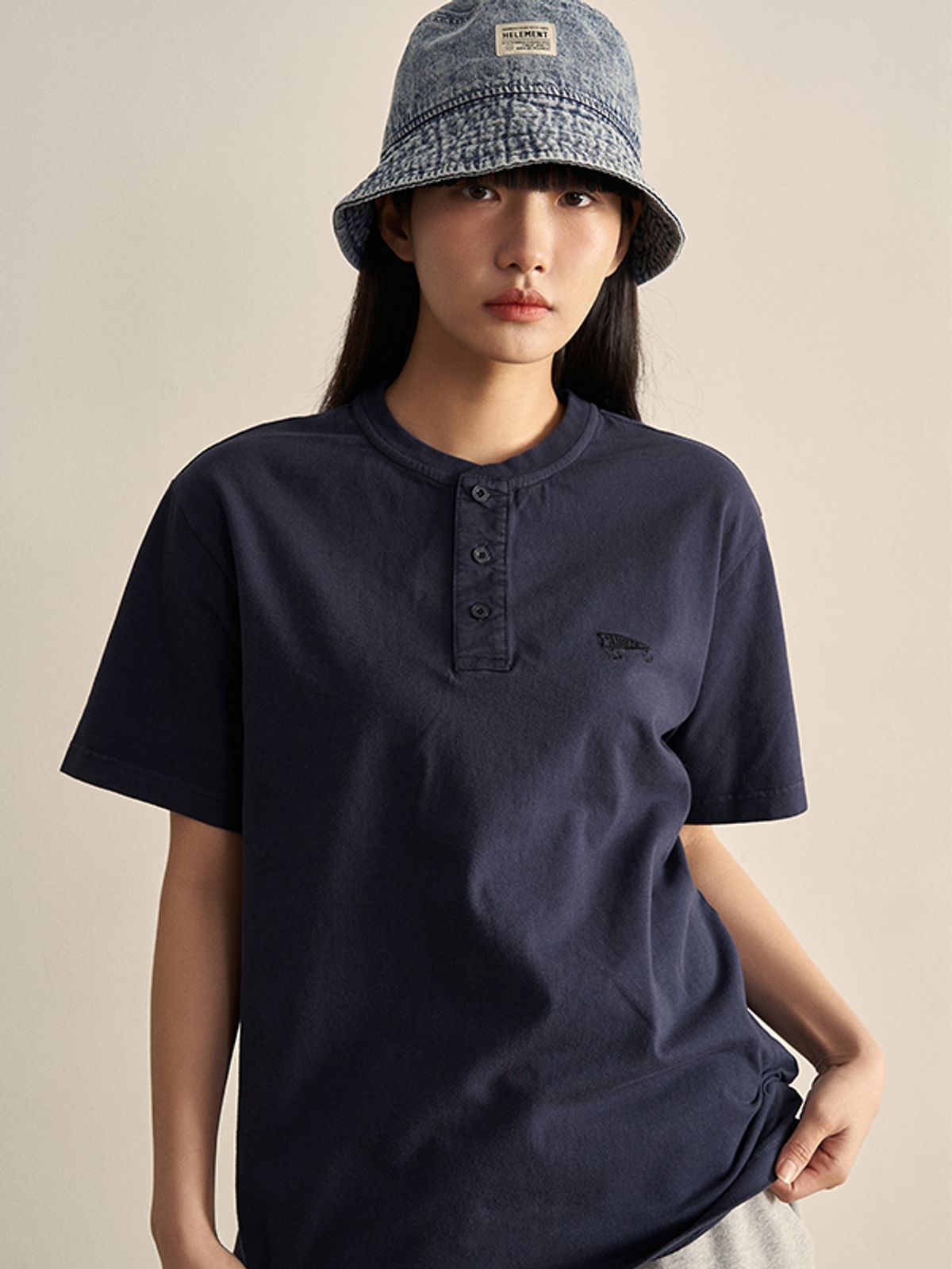 힐리먼트(HELEMENT) 헨리넥 피그먼트 반팔티셔츠 (Navy)