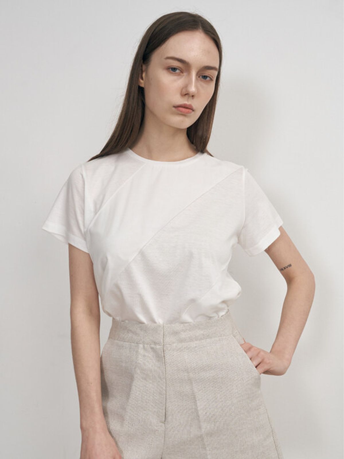 네벨에브리웨어(NEBELEVERYWEAR) SILK COMBI TEE_WHITE