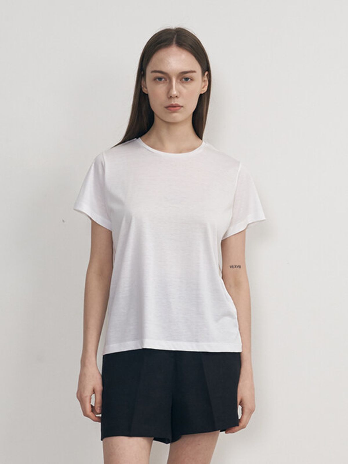 네벨에브리웨어(NEBELEVERYWEAR) SILK BASIC TEE_WHITE