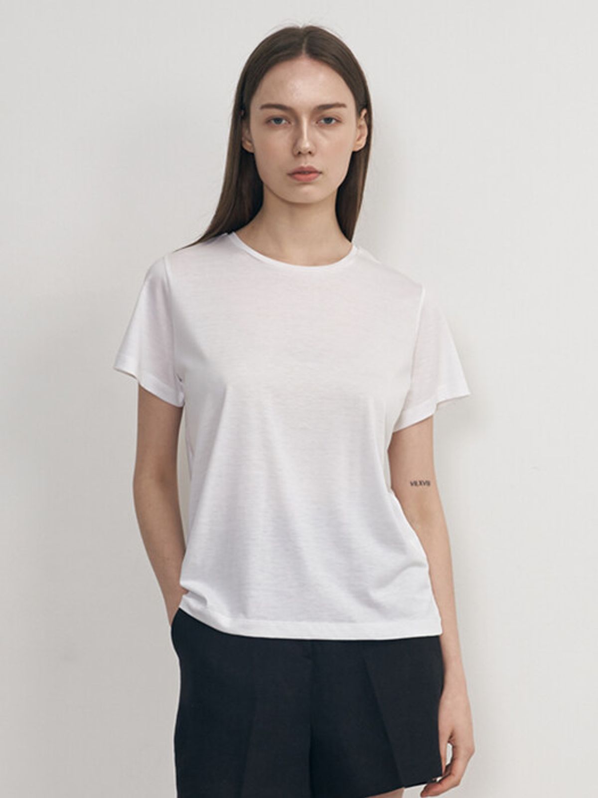 네벨에브리웨어(NEBELEVERYWEAR) SILK BASIC TEE_WHITE