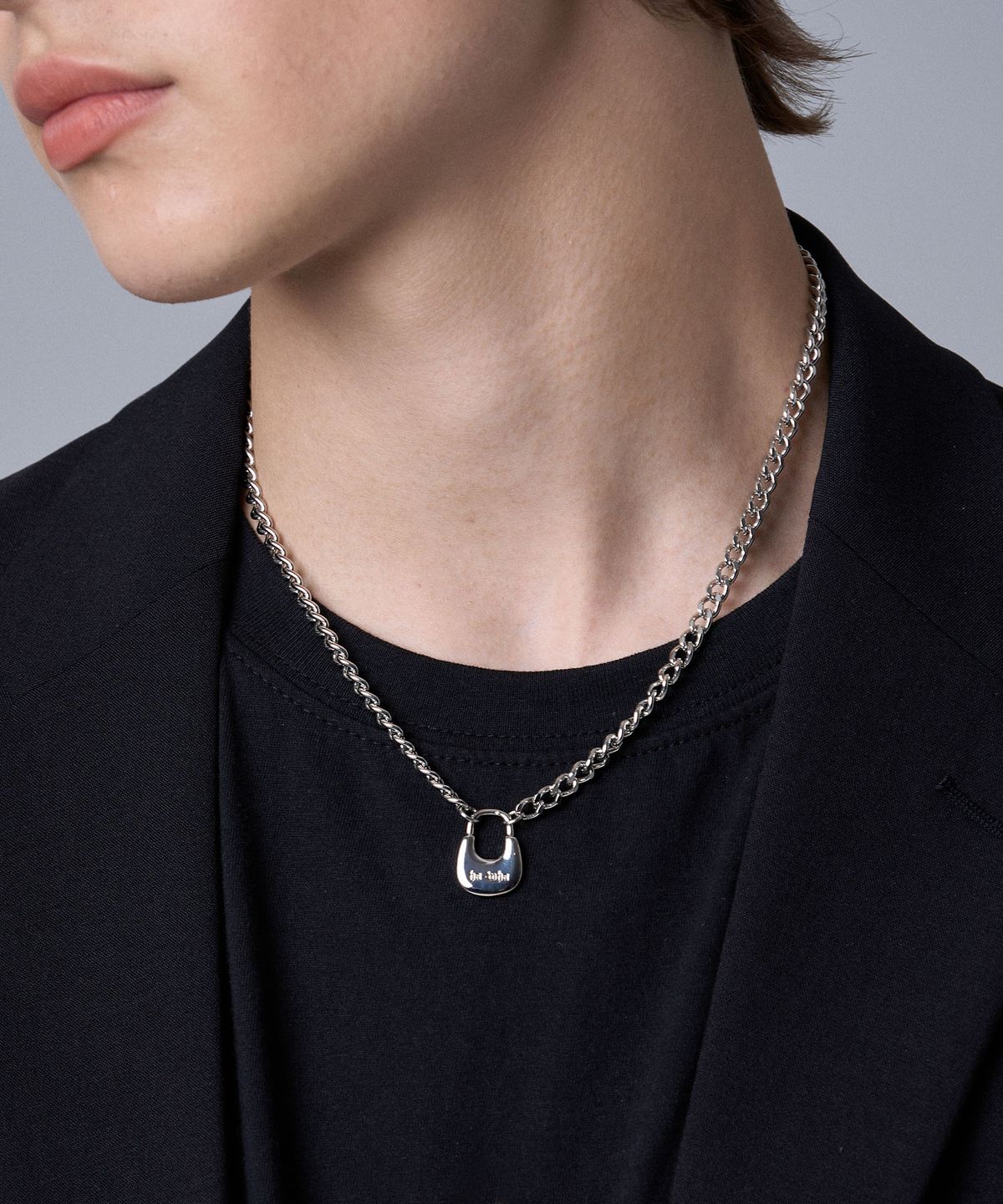 하와(HAWHA) HOBO LOCK CHAIN NECKLACE