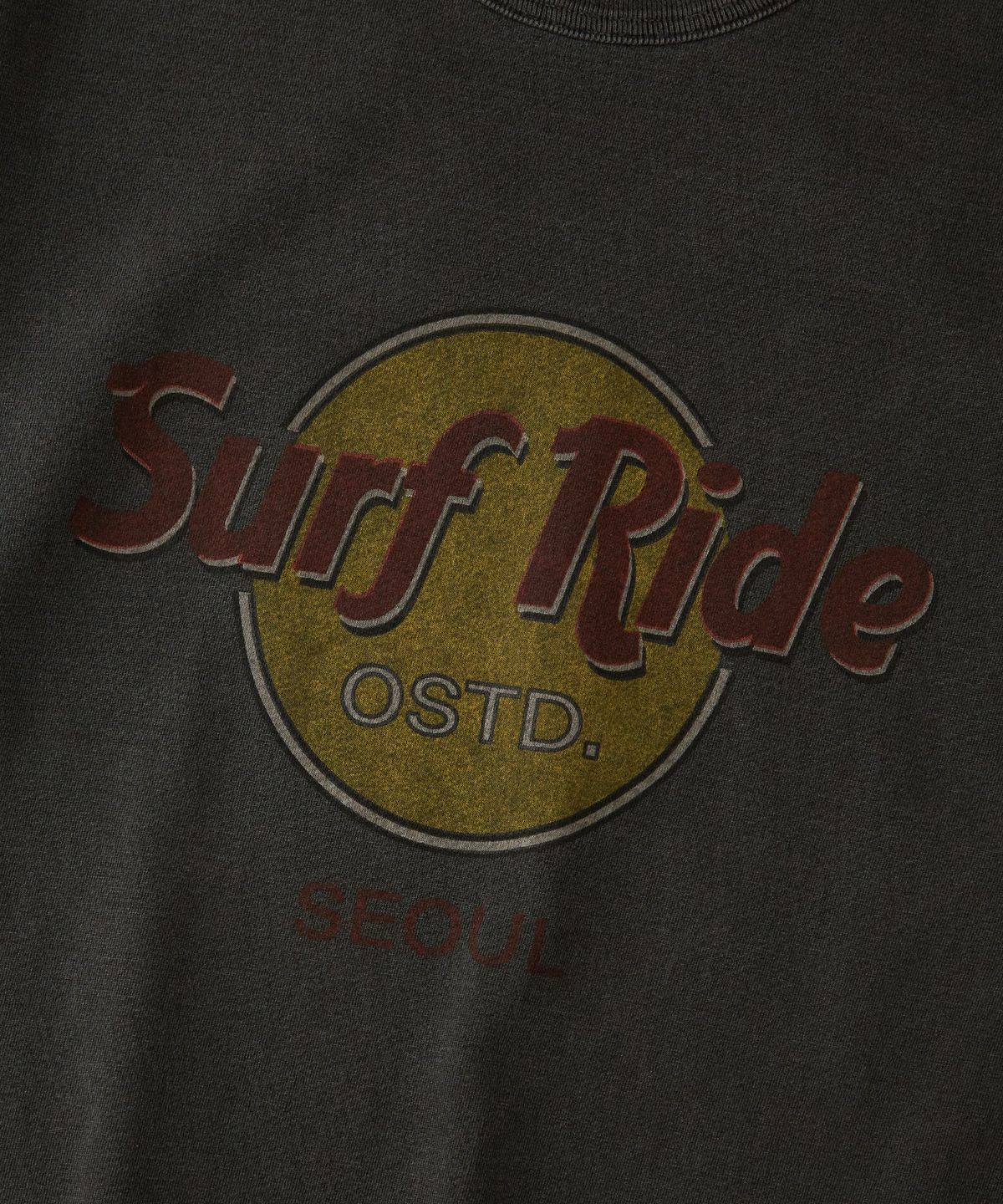 아웃스탠딩(OUTSTANDING) LIFE IS TEE SURF RIDE TEE_PIGMENT CHARCOAL