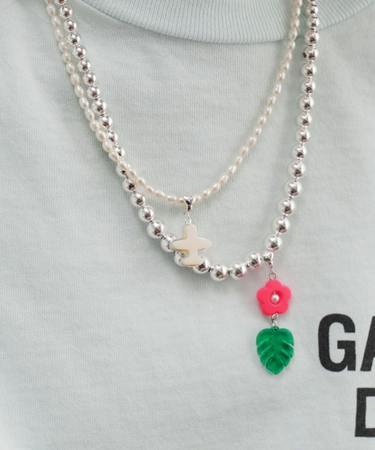 봉보(BONBEAU) BONBEAU kitsch color airplane silver pendant 키치 컬러 비행기 아크릴 펜던트