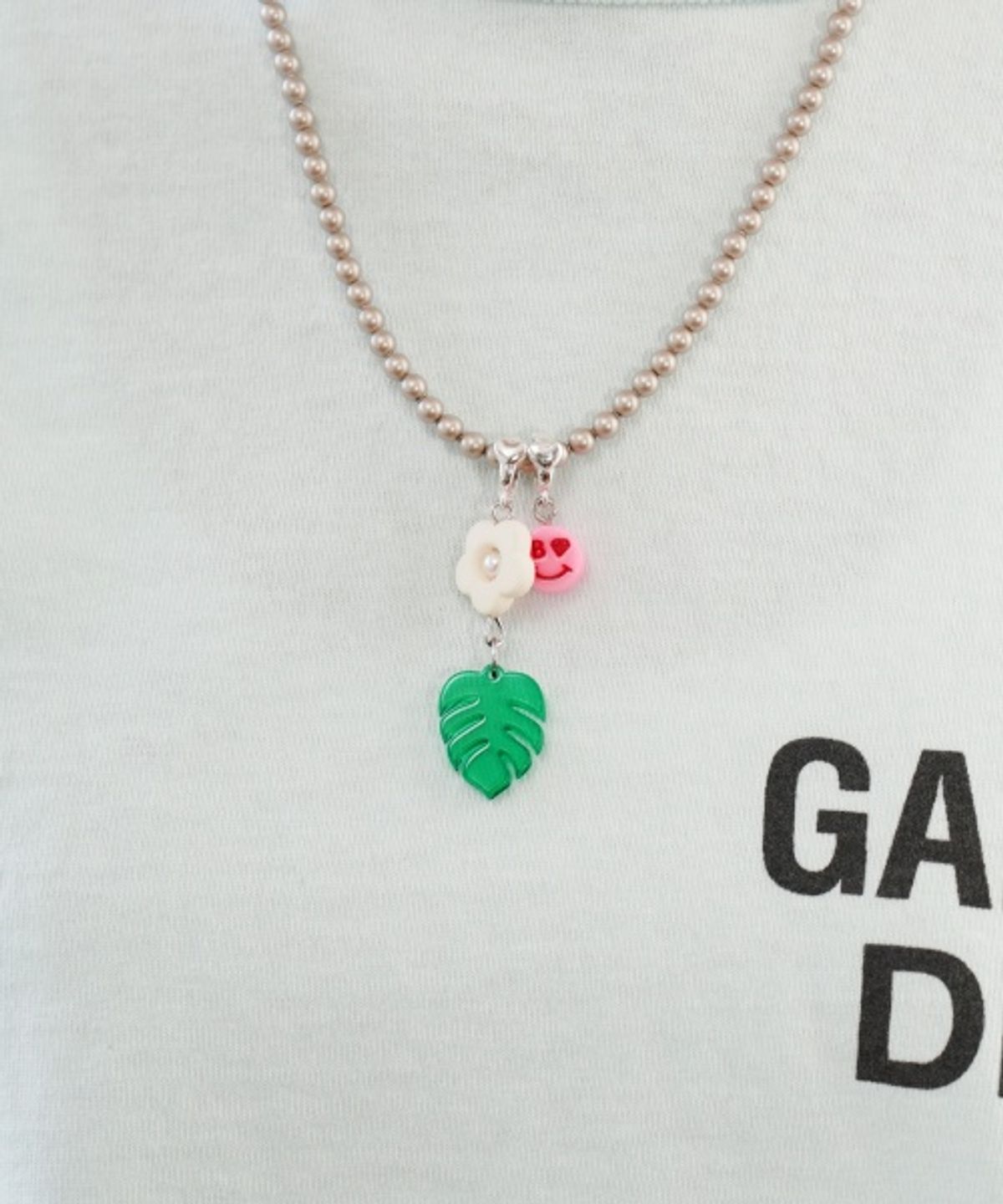 봉보(BONBEAU) Kitsch color acrylic flower drop pendant 키치 컬러 아크릴 꽃 나뭇잎 드롭 펜던트