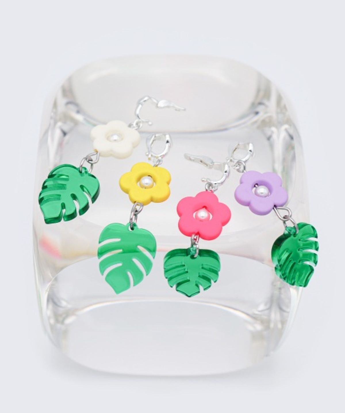 봉보(BONBEAU) Kitsch color acrylic flower drop pendant 키치 컬러 아크릴 꽃 나뭇잎 드롭 펜던트