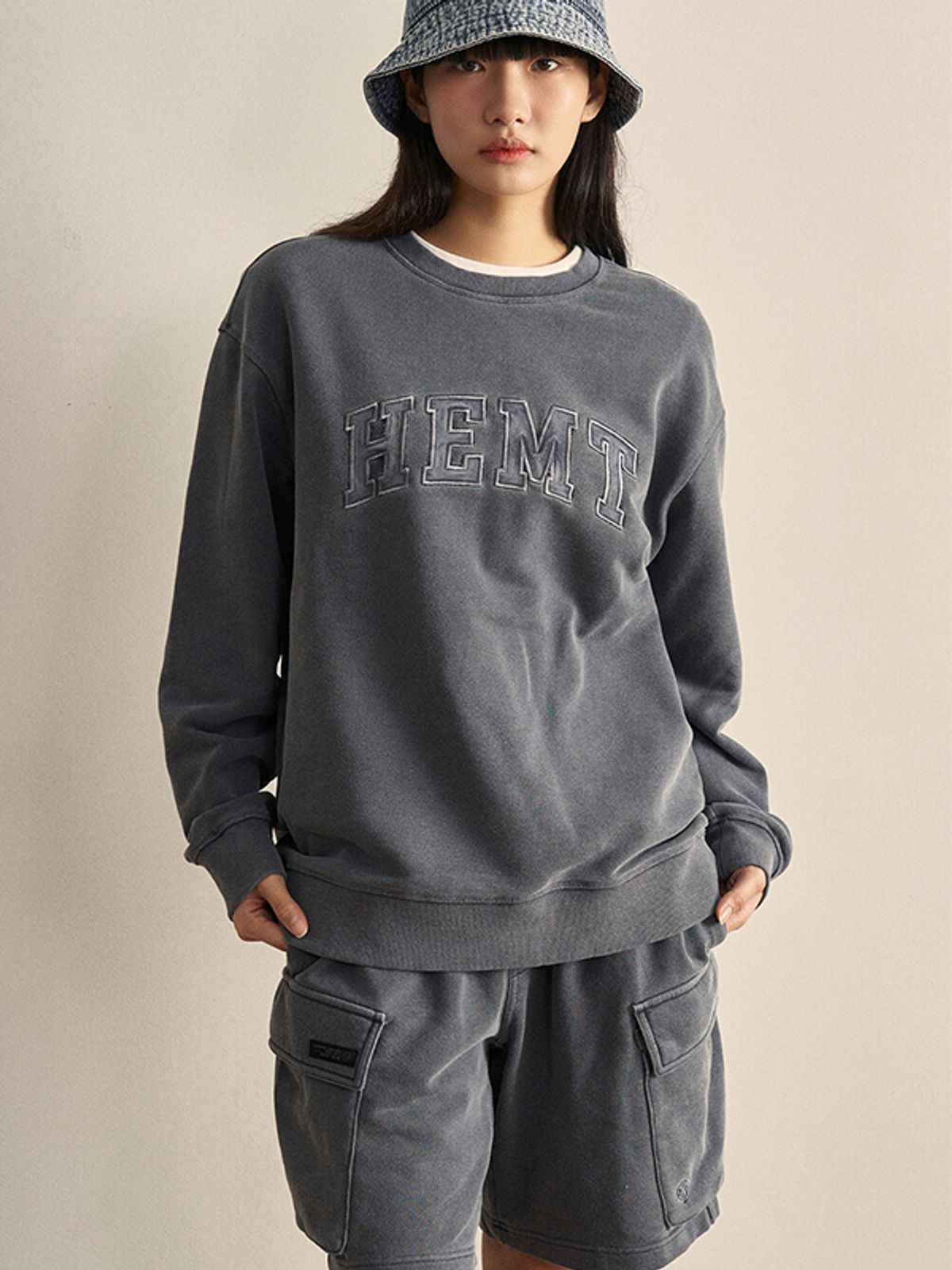 힐리먼트(HELEMENT) HEMT 피그먼트 스웻 숏팬츠 (D/GREY)