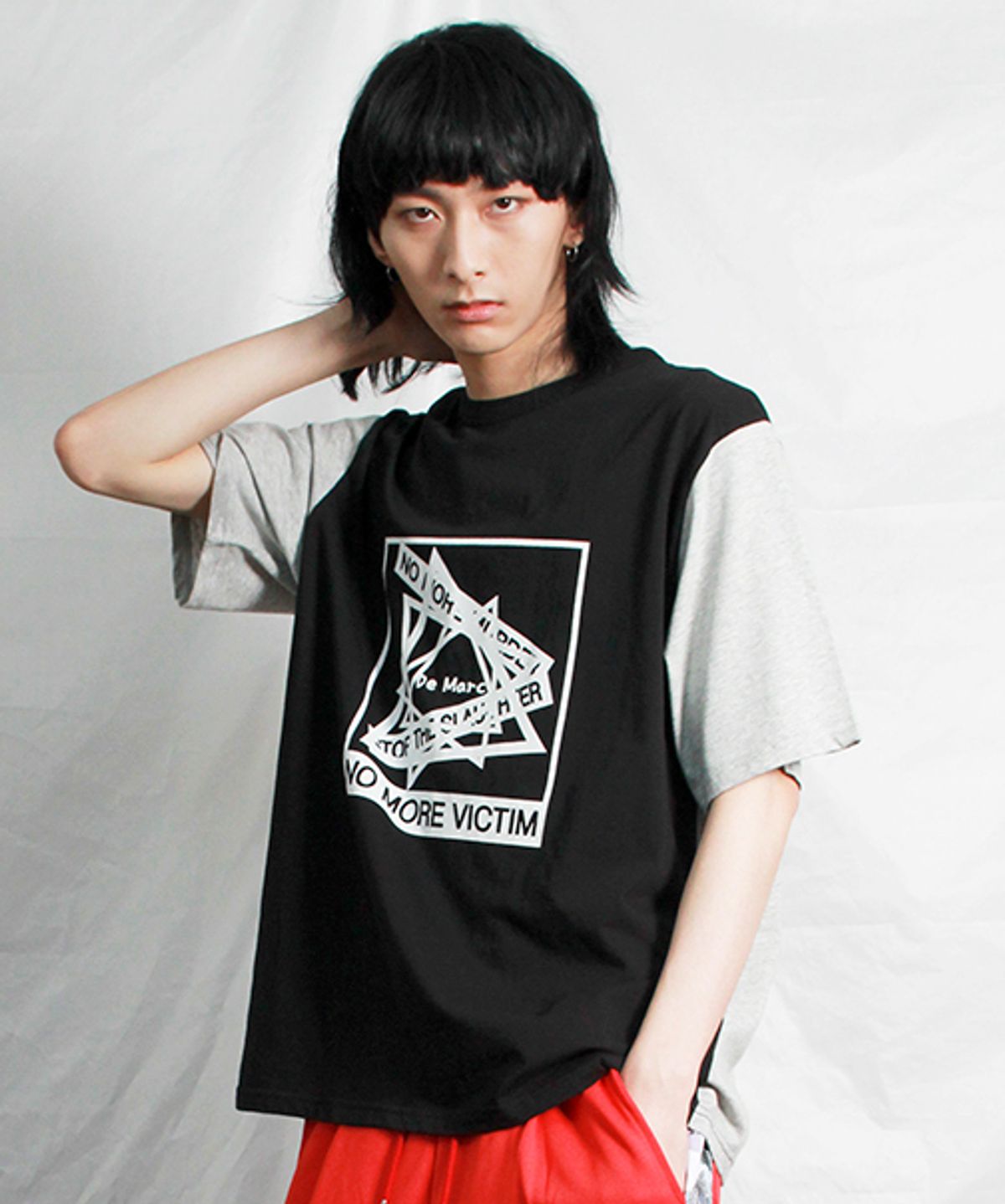 드마크(DEMARC) 컬러배색 그래픽로고 반팔티셔츠 블랙