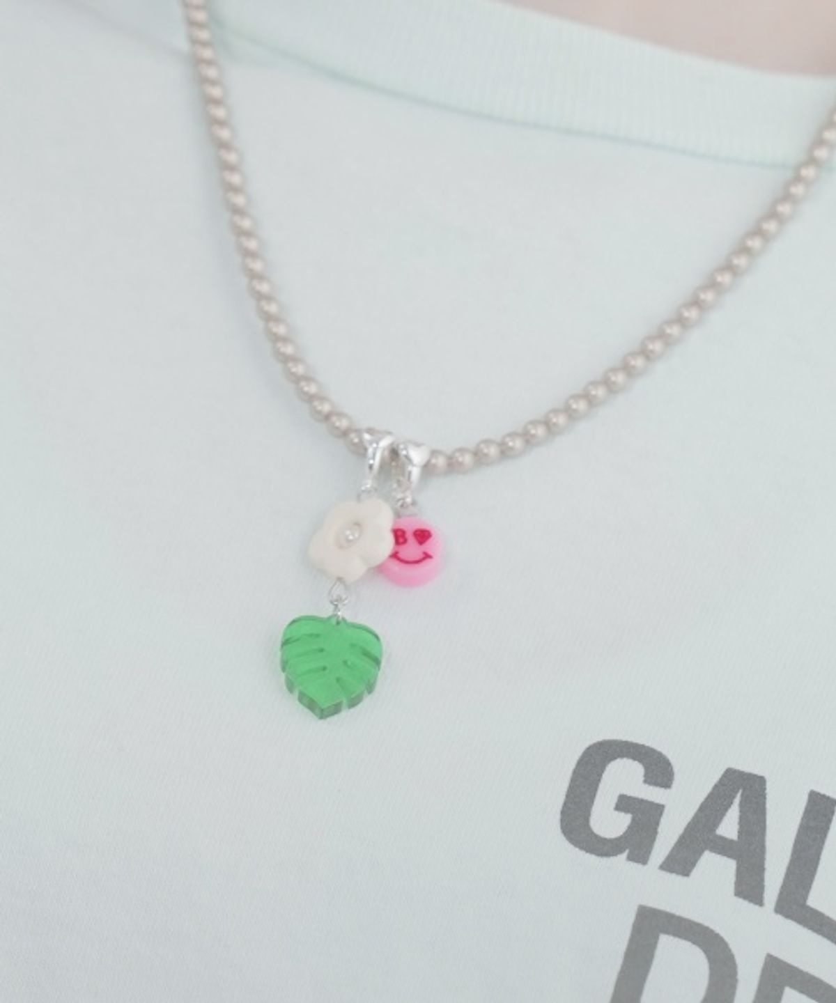 봉보(BONBEAU) Kitsch smile acrylic pendant 키치 컬러 스마일 아크릴 펜던트