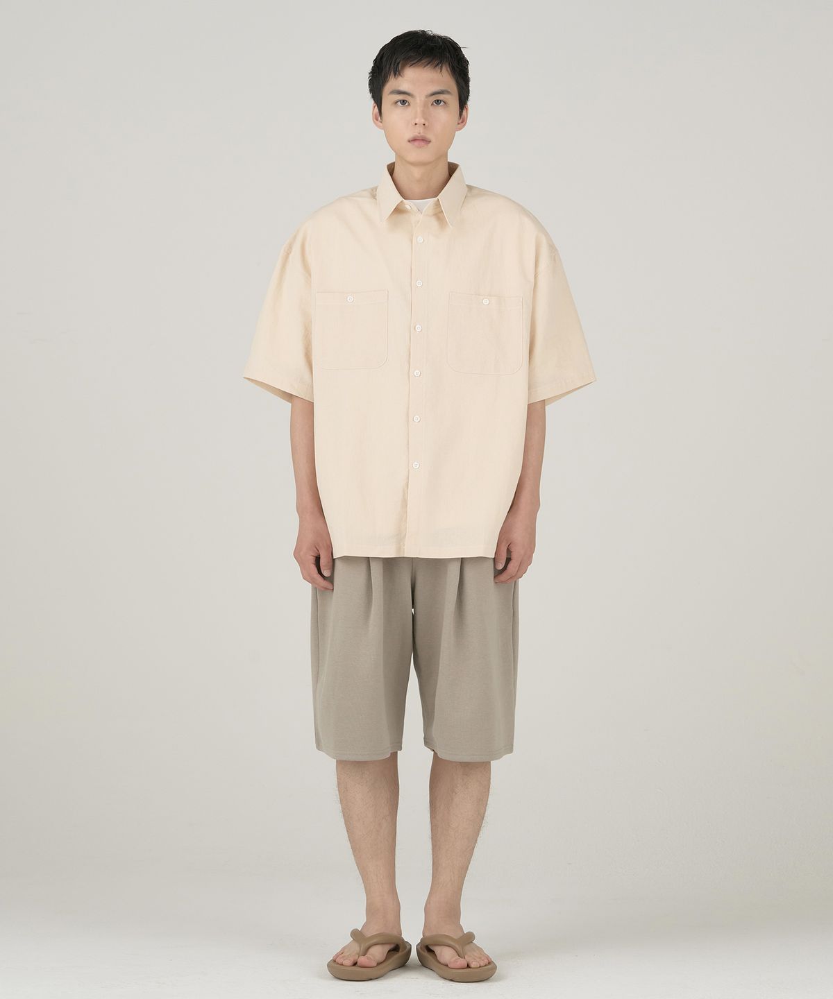제로(XERO) Deep One Tuck Sweat Shorts [Light Khaki]