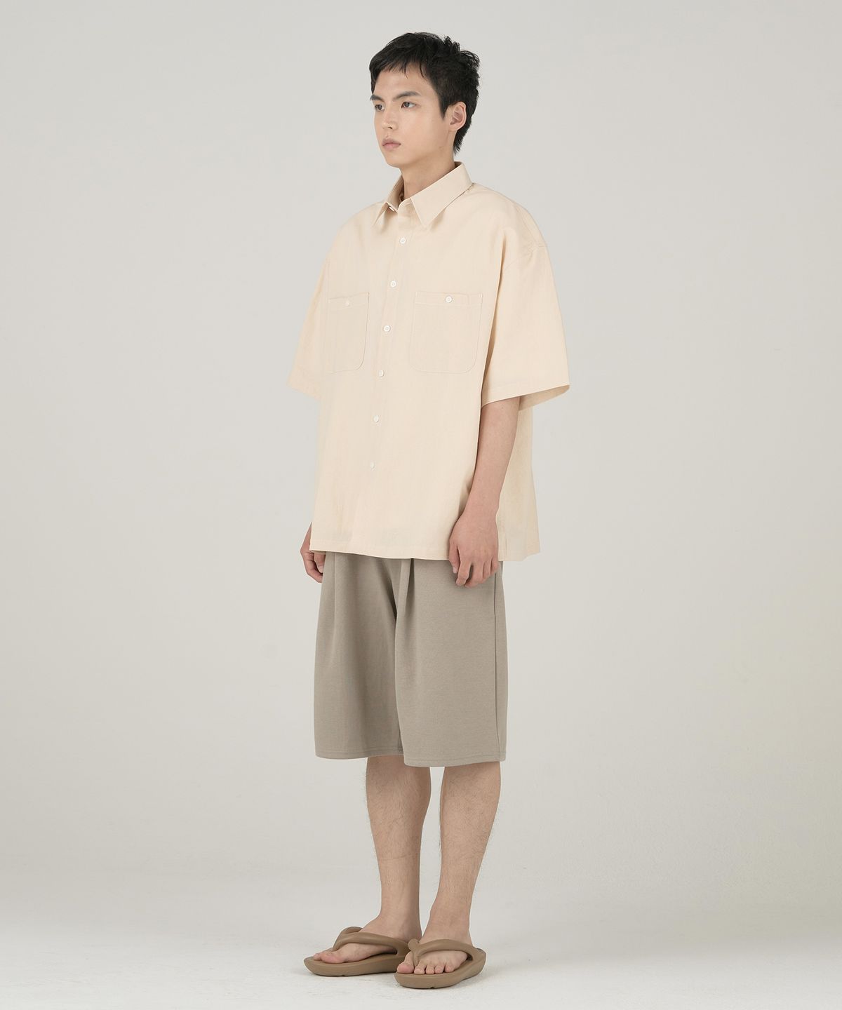 제로(XERO) Deep One Tuck Sweat Shorts [Light Khaki]