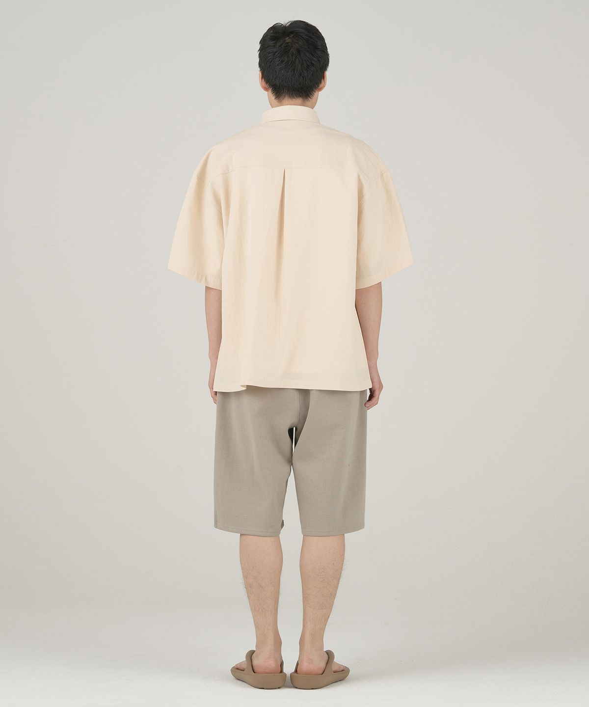 제로(XERO) Deep One Tuck Sweat Shorts [Light Khaki]