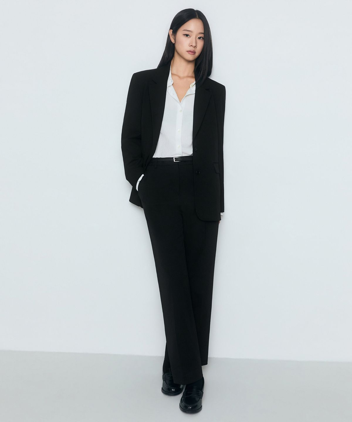 무신사 스탠다드 우먼(MUSINSA STANDARD WOMAN) 우먼즈 스트레이트 히든 밴딩 슬랙스 [블랙]