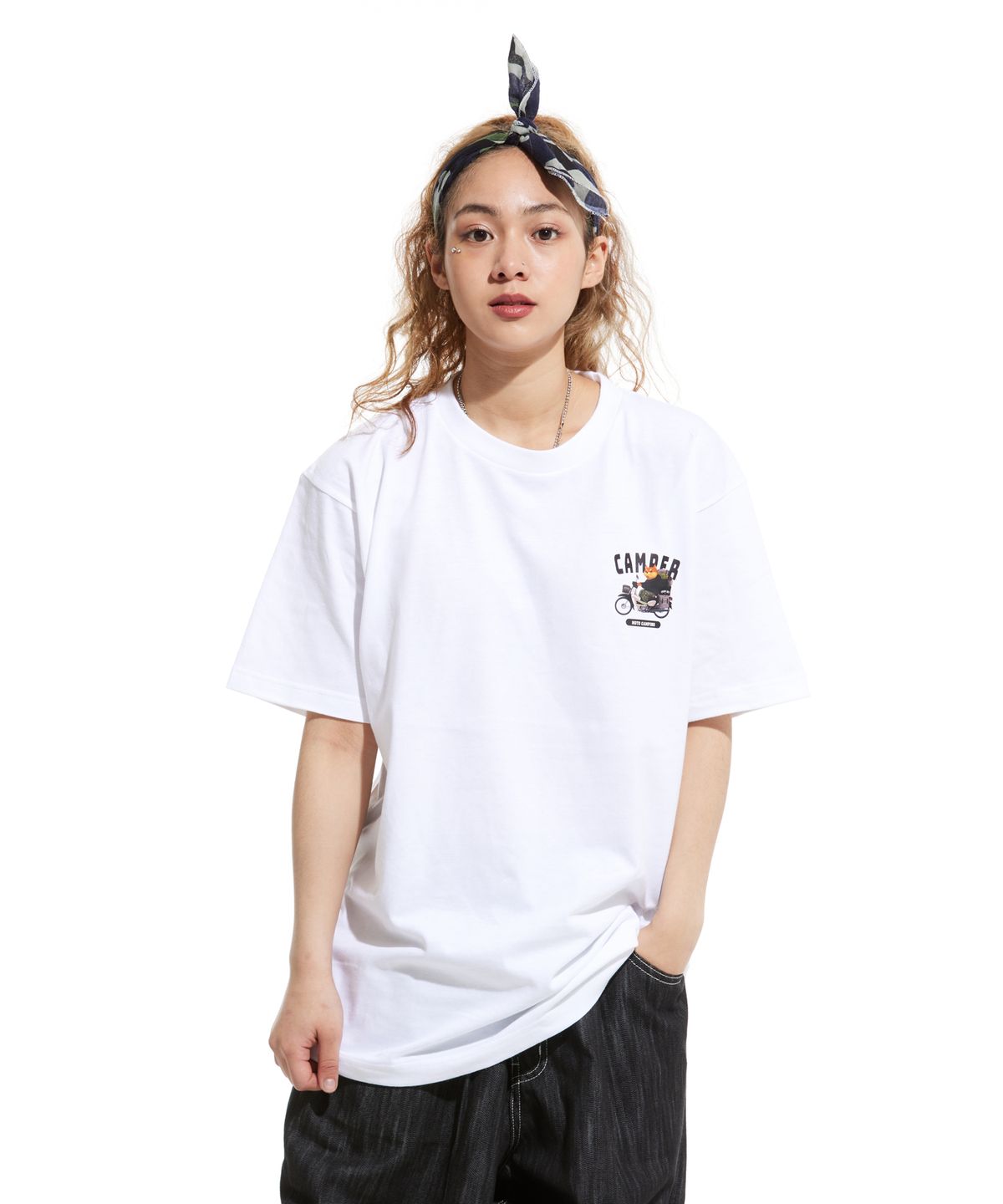 크림소다랩(CREAM SODA LAB) LAB모토 캠프 스몰로고 반팔티 화이트 블랙