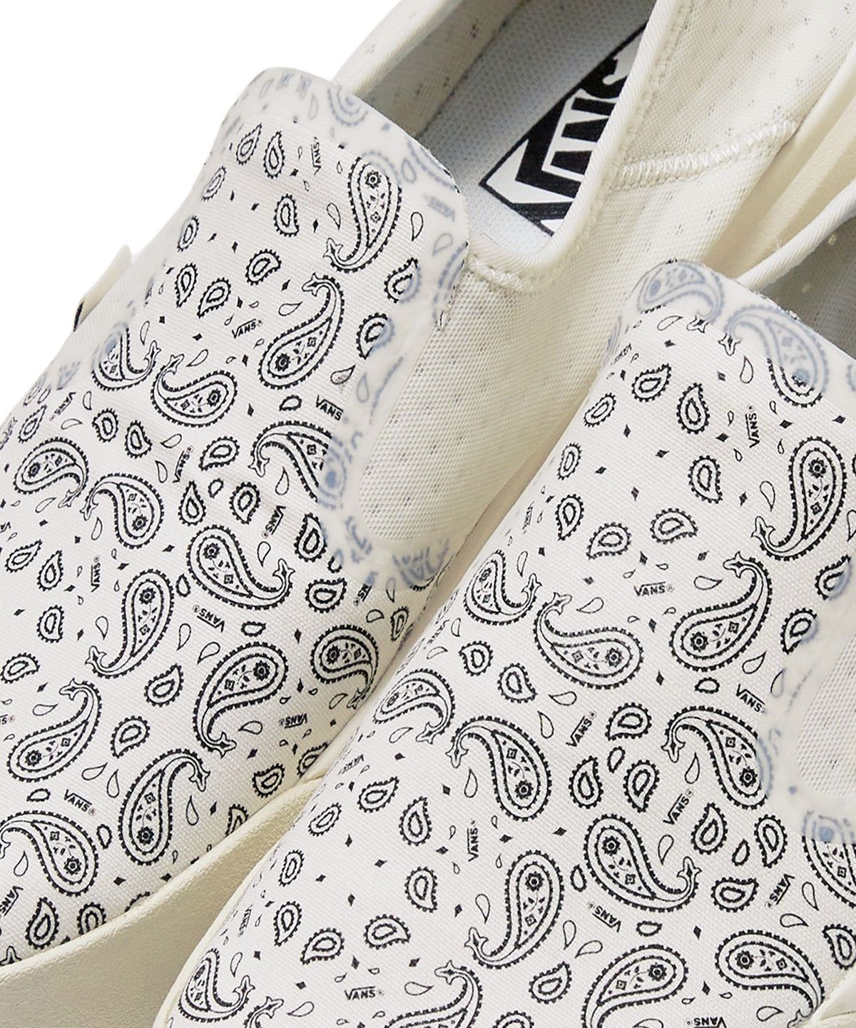 반스(VANS) 컴피쿠시 원 - (반다나) 마쉬멜로우:화이트 / VN0A45J5KIG1