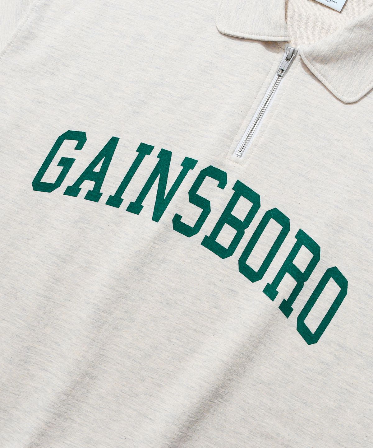 게인스보로(GAINSBORO) 아치로고 카라 맨투맨_오트밀