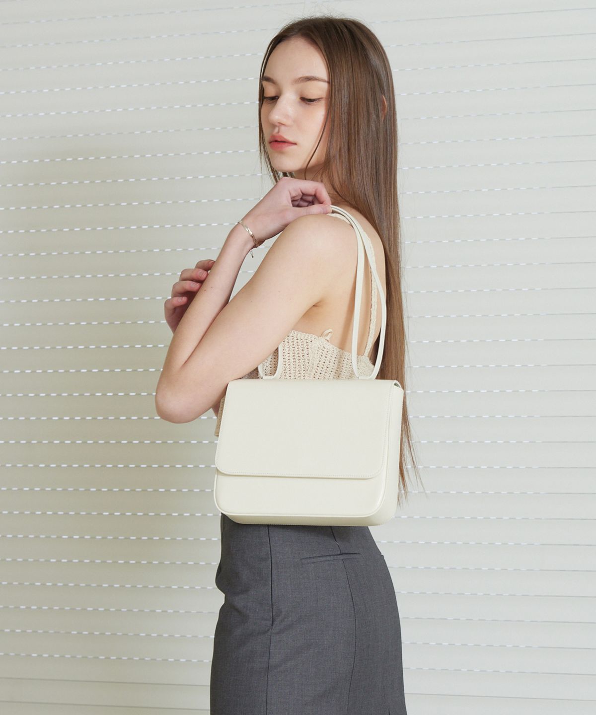 메종246(MAISON246) ROE MEDIUM BAG-WHITE