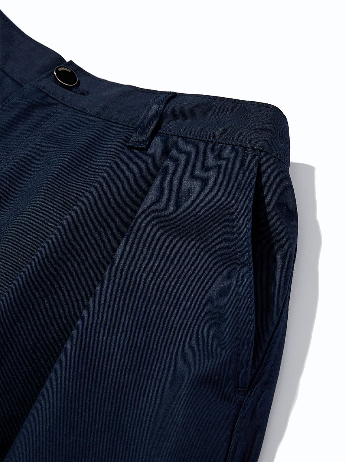 사운즈라이프(SOUNDSLIFE) Steady Balloon Two-Tuck Shorts Navy
