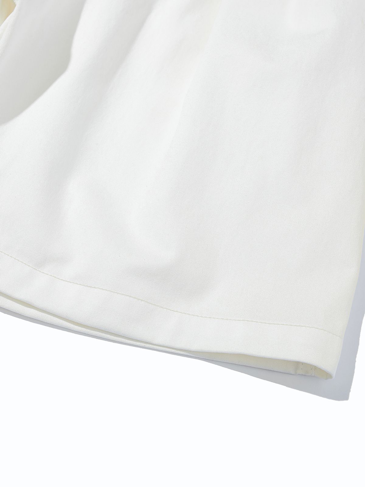 사운즈라이프(SOUNDSLIFE) Steady Balloon Two-Tuck Shorts White