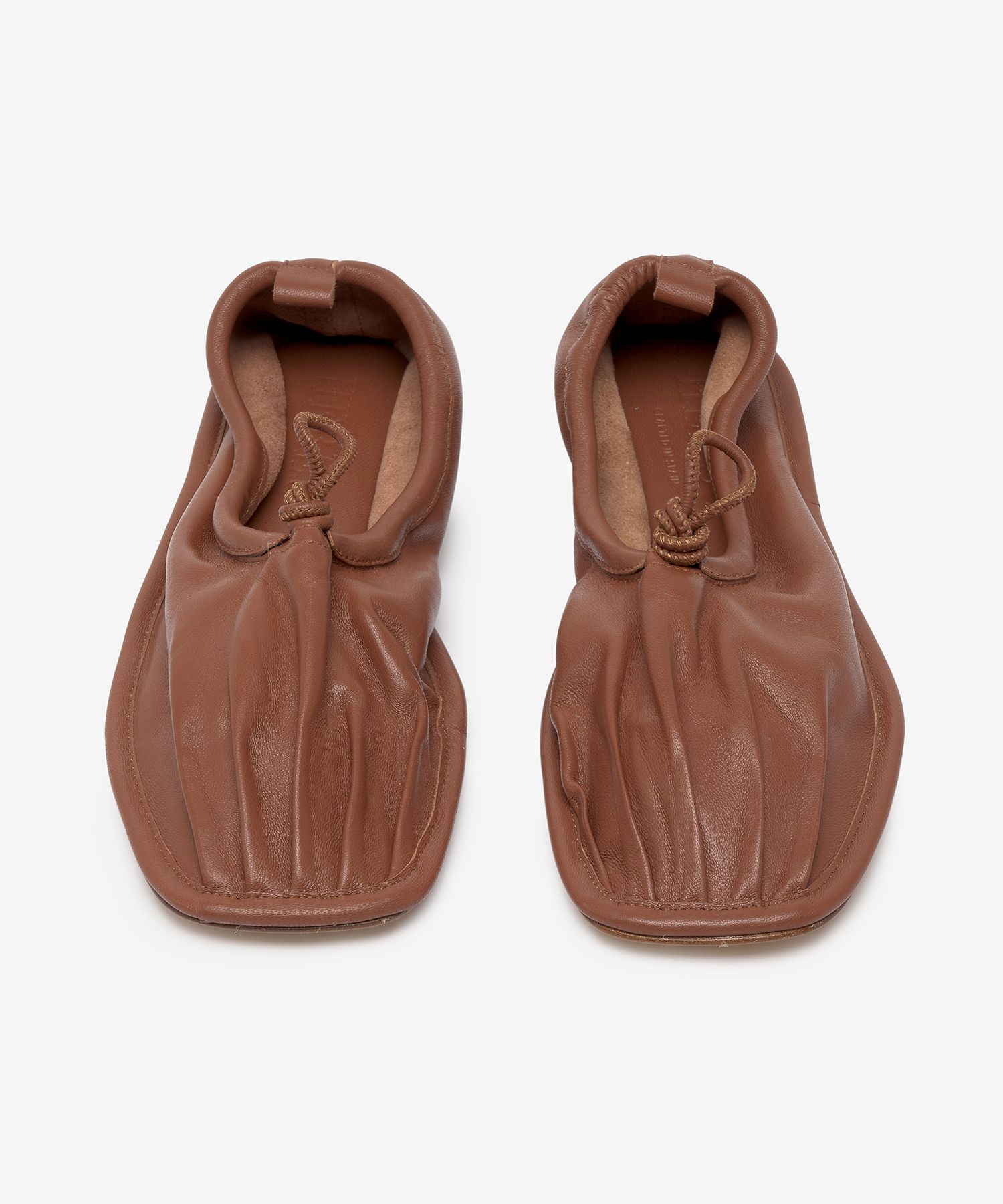 ◆HEREU◆ Puntera Flat Shoes Chestnut WFR21PUNT003CHESTNUT W PUNTERA - Pleated-Toe Pump – Hereu Studio