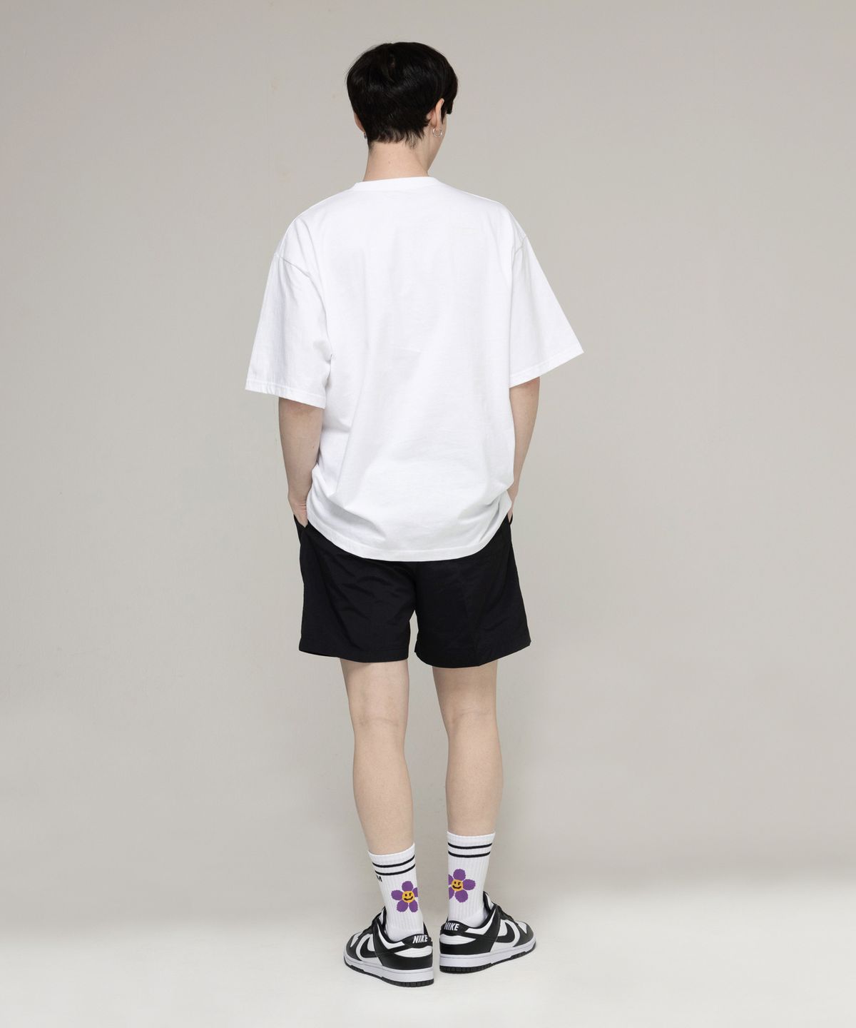 그레이버(GRAVER) [UNISEX]퍼플 플라워 스마일 로고 삭스 1팩_화이트