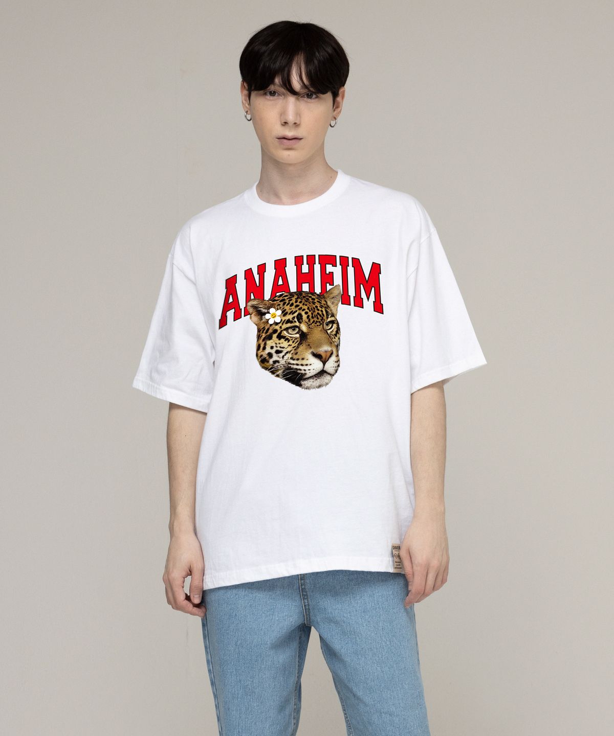 그레이버(GRAVER) [UNISEX]에너하임 리얼 레오파드 반팔티_화이트