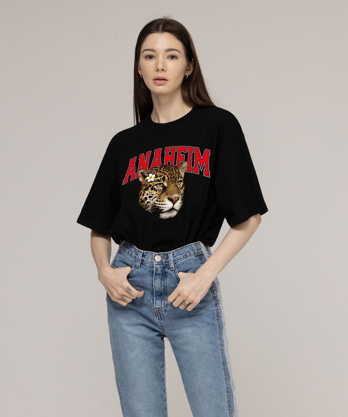 그레이버(GRAVER) [UNISEX]에너하임 리얼 레오파드 반팔티_블랙