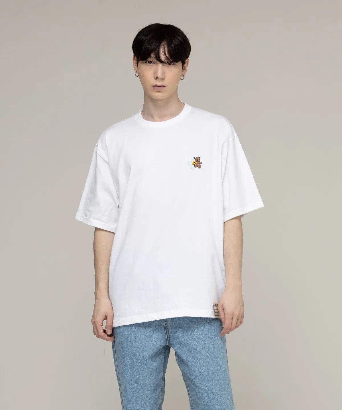 그레이버(GRAVER) [UNISEX]플라워 베어 스마일 자수 반팔티_2color