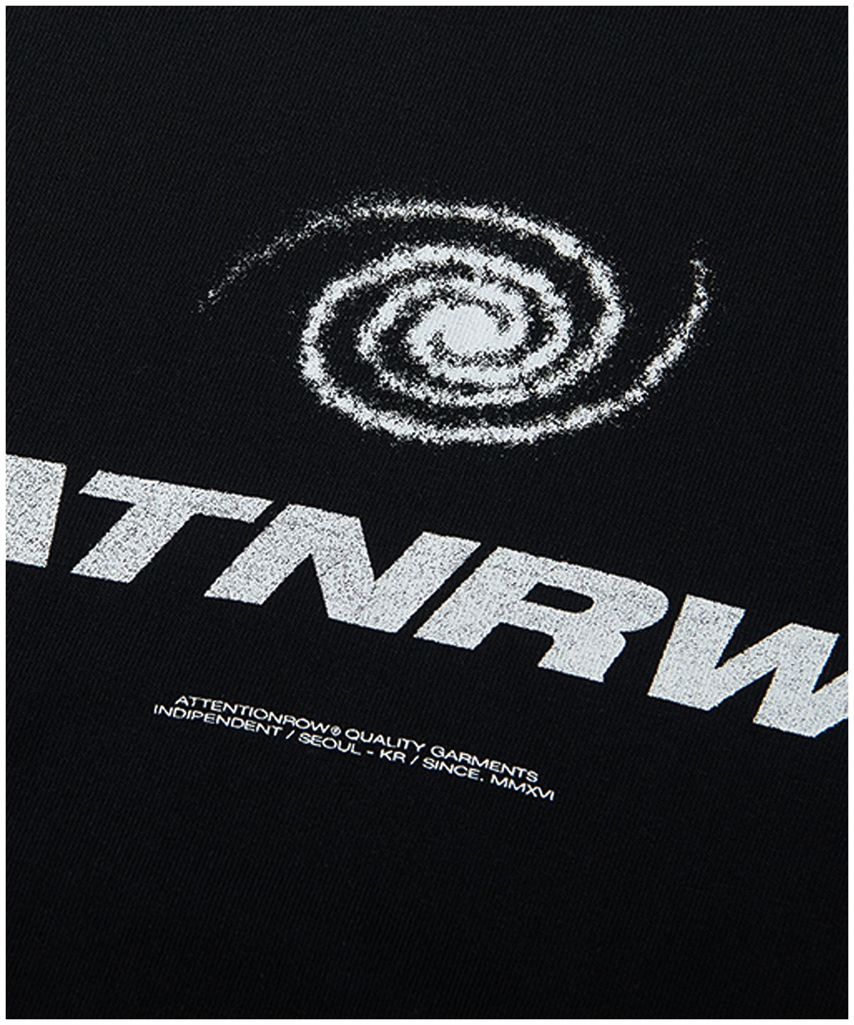 어텐션로우(ATTENTIONROW) 22SS07AT001 밀키웨이 갤럭시 프린트 오버핏 반팔티 (블랙)