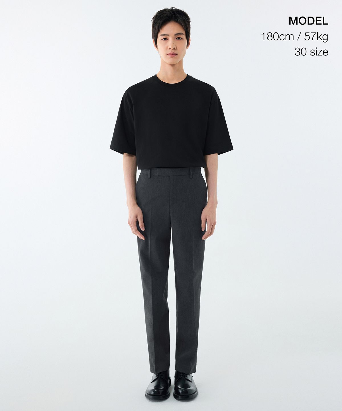 무신사 스탠다드(MUSINSA STANDARD) 스트레이트 히든 밴딩 슬랙스 [차콜 그레이]