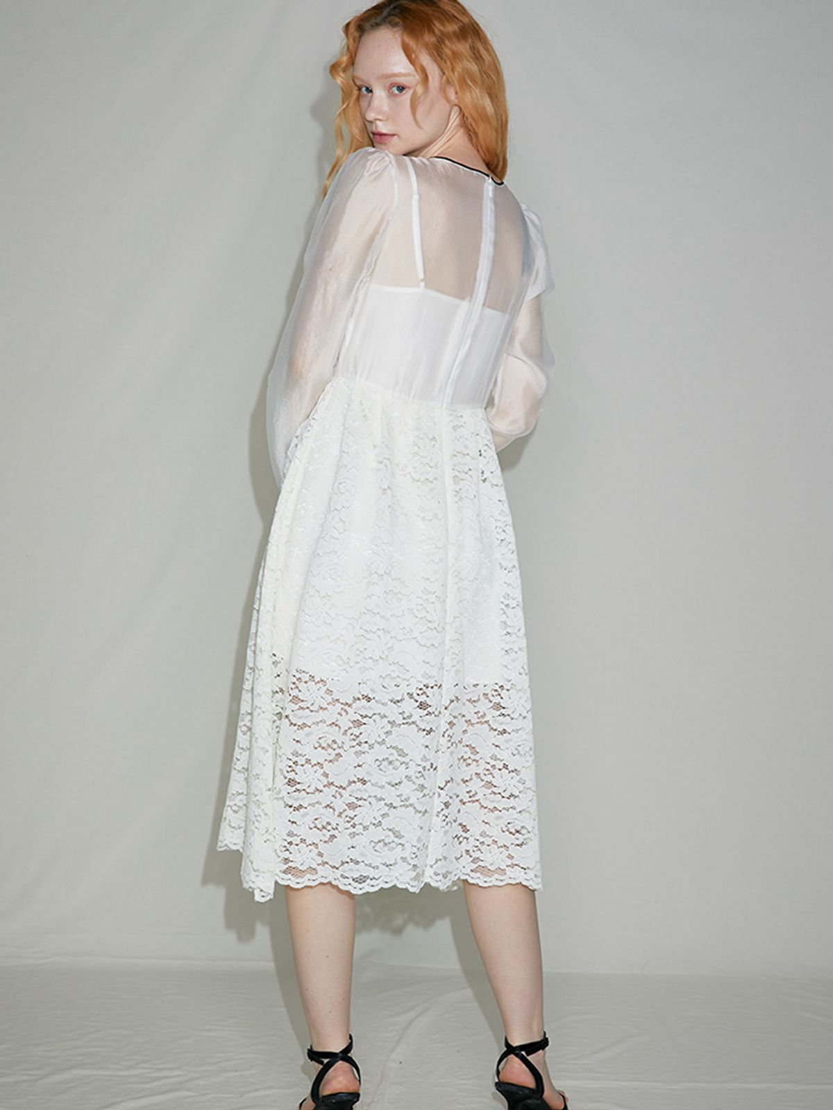 쏘리, 투 머치 러브(SORRY, TOO MUCH LOVE) Pintuck Lace Oganza Dress_White