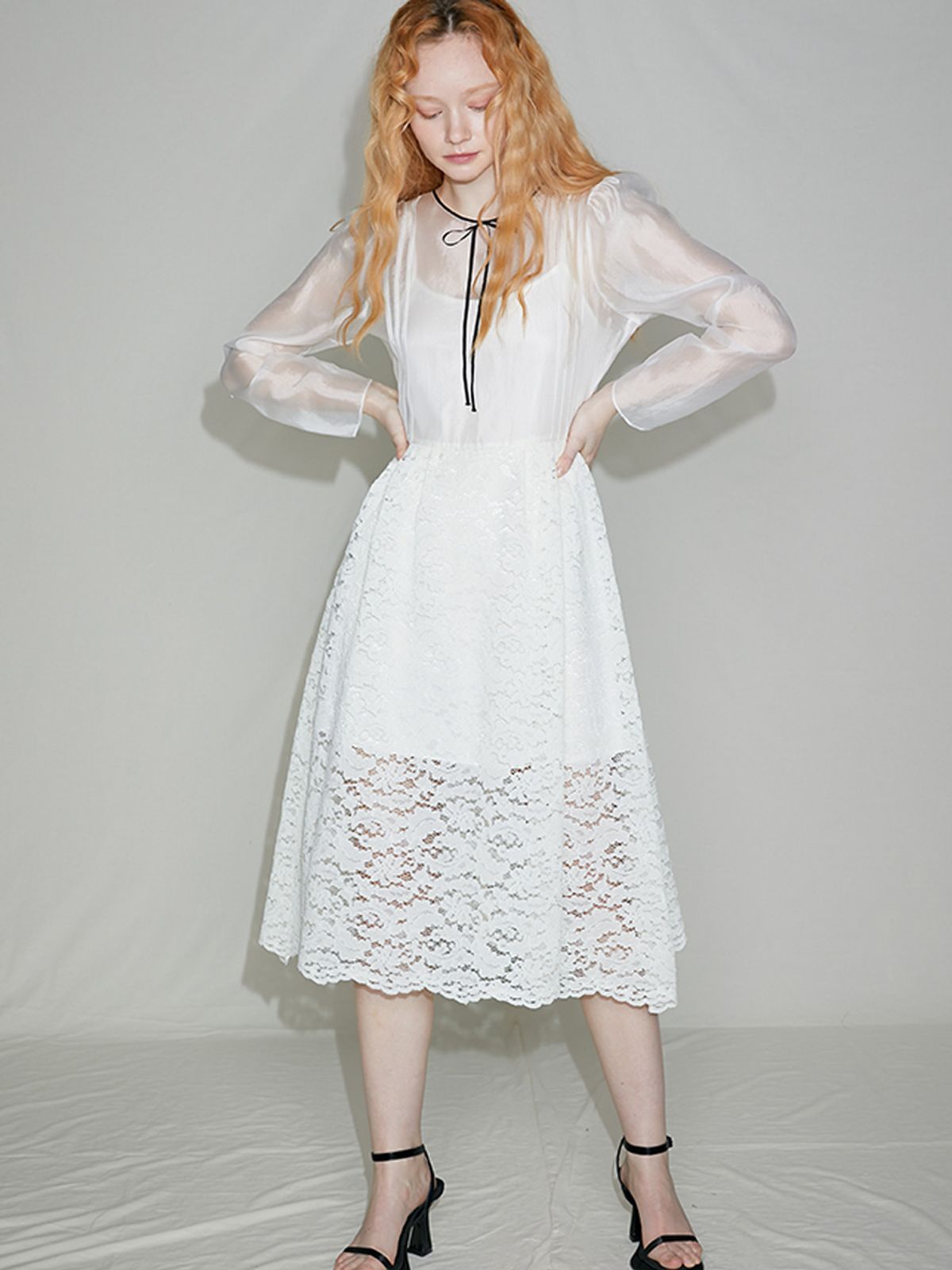 쏘리, 투 머치 러브(SORRY, TOO MUCH LOVE) Pintuck Lace Oganza Dress_White
