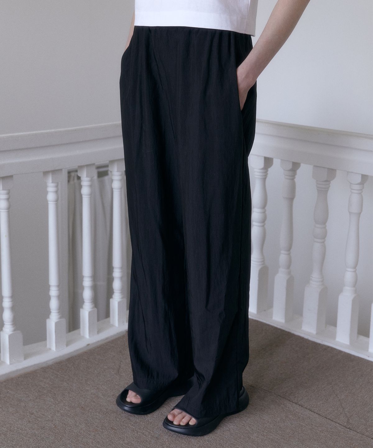 38컴온커먼(38COMEONCOMMON) Nylon Banding Pants (Black)