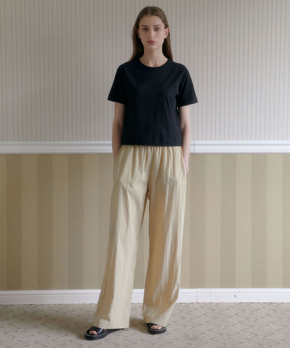 38컴온커먼(38COMEONCOMMON) Silket Essential T-Shirts (Black)